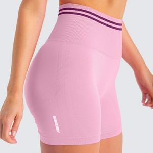 DYE SCRUNCH SEAMLESS SHORTS - Pastel pink